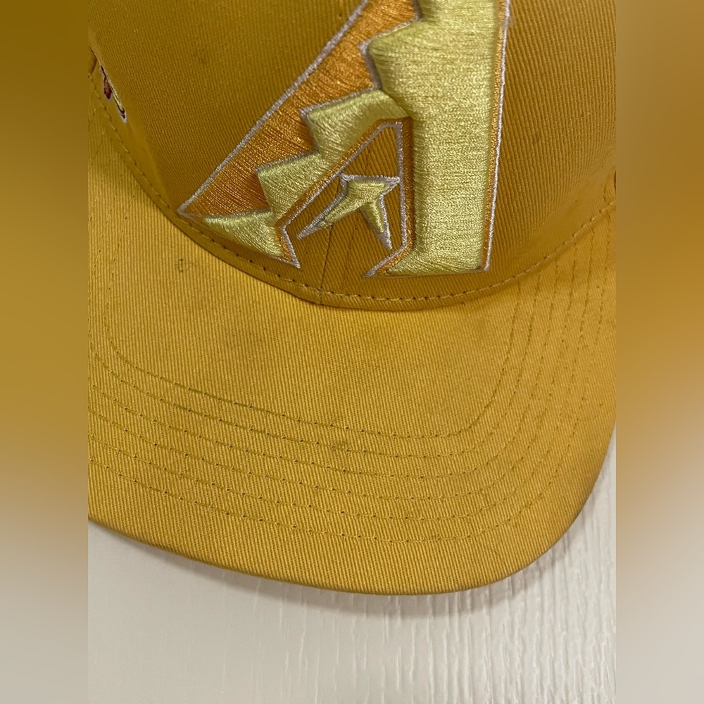 2001 World Series Razor back cap - Picture 8 of 9